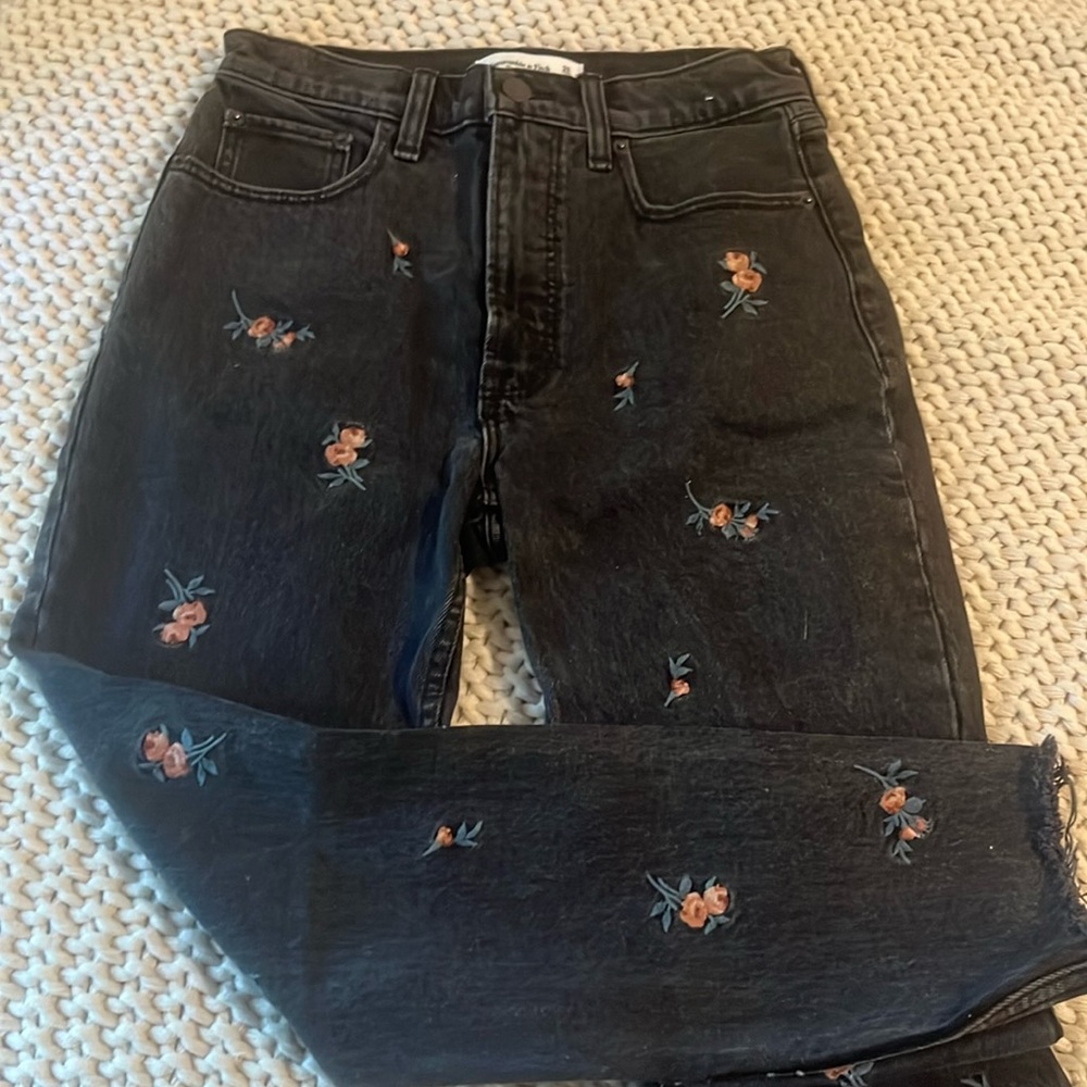 Abercrombie & Fitch Black Skinny Jeans with Floral Embroidery